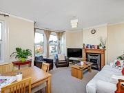 3 bedroom flat to rent