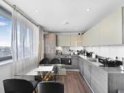 3 bedroom flat to rent