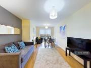 3 bedroom flat to rent