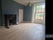 3 bedroom flat to rent