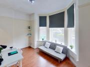 3 bedroom flat to rent