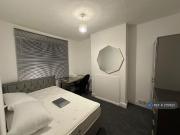 3 bedroom flat to rent