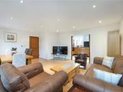 3 bedroom flat to rent