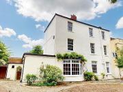 3 bedroom flat to rent