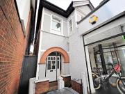 3 bedroom flat to rent