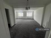 3 bedroom flat to rent