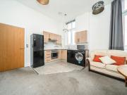 3 bedroom flat to rent