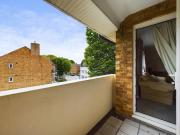 3 bedroom flat to rent