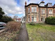 3 bedroom flat to rent