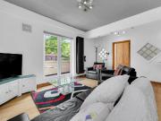 3 bedroom flat to rent