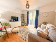 3 bedroom flat to rent