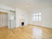 3 bedroom flat to rent