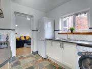 3 bedroom flat to rent