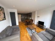 3 bedroom flat to rent