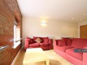 3 bedroom flat to rent