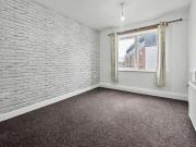 3 bedroom flat to rent