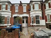 3 bedroom flat to rent