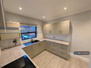 3 bedroom flat to rent