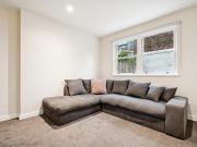 3 bedroom flat to rent
