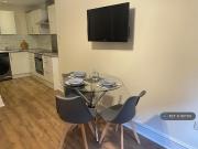 3 bedroom flat to rent