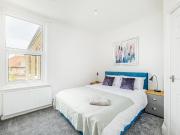 3 bedroom flat to rent