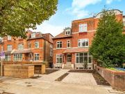 3 bedroom Flat to rent in Chatsworth Road, Kilburn,...