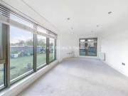 3 bedroom flat to rent in London, NW3