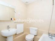 3 Bedroom flat to rent in Parkhill Road, Belsize Park, NW3