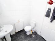 3 Bedroom Flat To Rent on High Street Collierswood