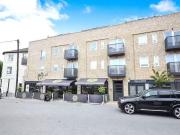3 bedroom Flat to rent, Station Road, London, SE25...