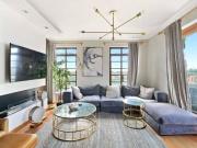 3 bedroom flat with 1 reception and 2 bathrooms in...