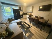 3 Bedroom Flat with Balcony | Bills Included