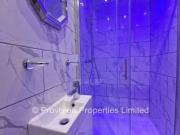 3 Bedroom Flats in Woodhouse