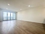 3 Bedroom Freshly Updated Modern Apartment in the Heart...