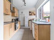 3 bedroom ground flat to rent