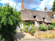 3 Bedroom House Aylesbury Buckinghamshire LS97242916