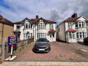 3 Bedroom House Barnet Greater London 94171317