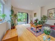 3 Bedroom House Barnet Greater London LS95518606