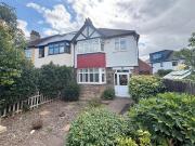 3 Bedroom House Beckenham Greater London 95660626