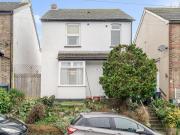 3 Bedroom House Caterham Surrey 88633968