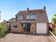 3 Bedroom House Dudley Dudley 93925396