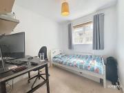3 bedroom house end terrace