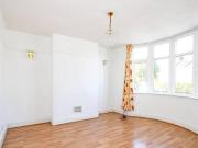 3 bedroom house for rent in Elstree Road St George...