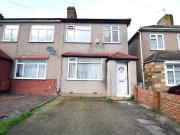 3 bedroom house for rent in Lamberhurst Road, Dagenham,...