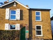 3 bedroom house for rent in New Road Brentford TW8
