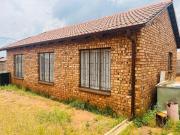 3 Bedroom House For Rent in Protea Glen