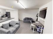 3 bedroom house for rent in Talbot Mount, Leeds, LS4
