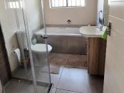 3 Bedroom House For Sale in Fairview