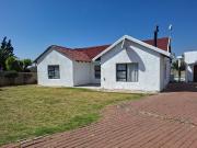 3 Bedroom House For Sale in Kibler Park