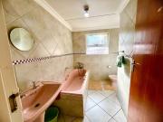 3 Bedroom House For Sale in Lotusville